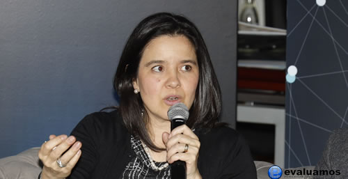 Corta entrevista a la ministra TIC Sylvia Constaín Rengifo 